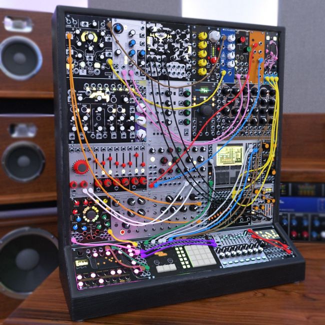 Click here to see preview images for "Modular Dream for DS Iray" Modular Dream for DS Iray